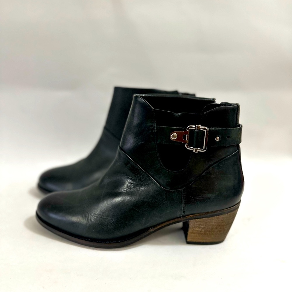 Earth shoes booties size 9.5